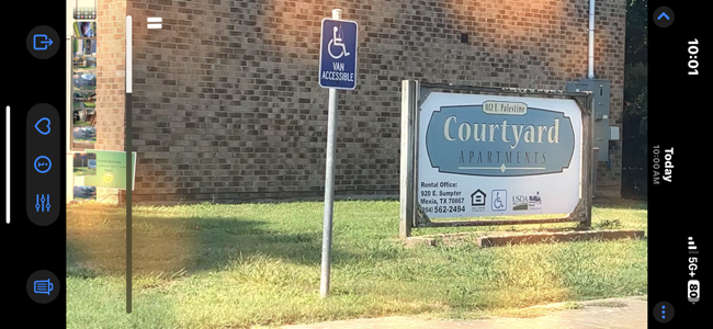 Mexia-Courtyard 02